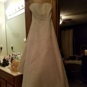 Wedding gown